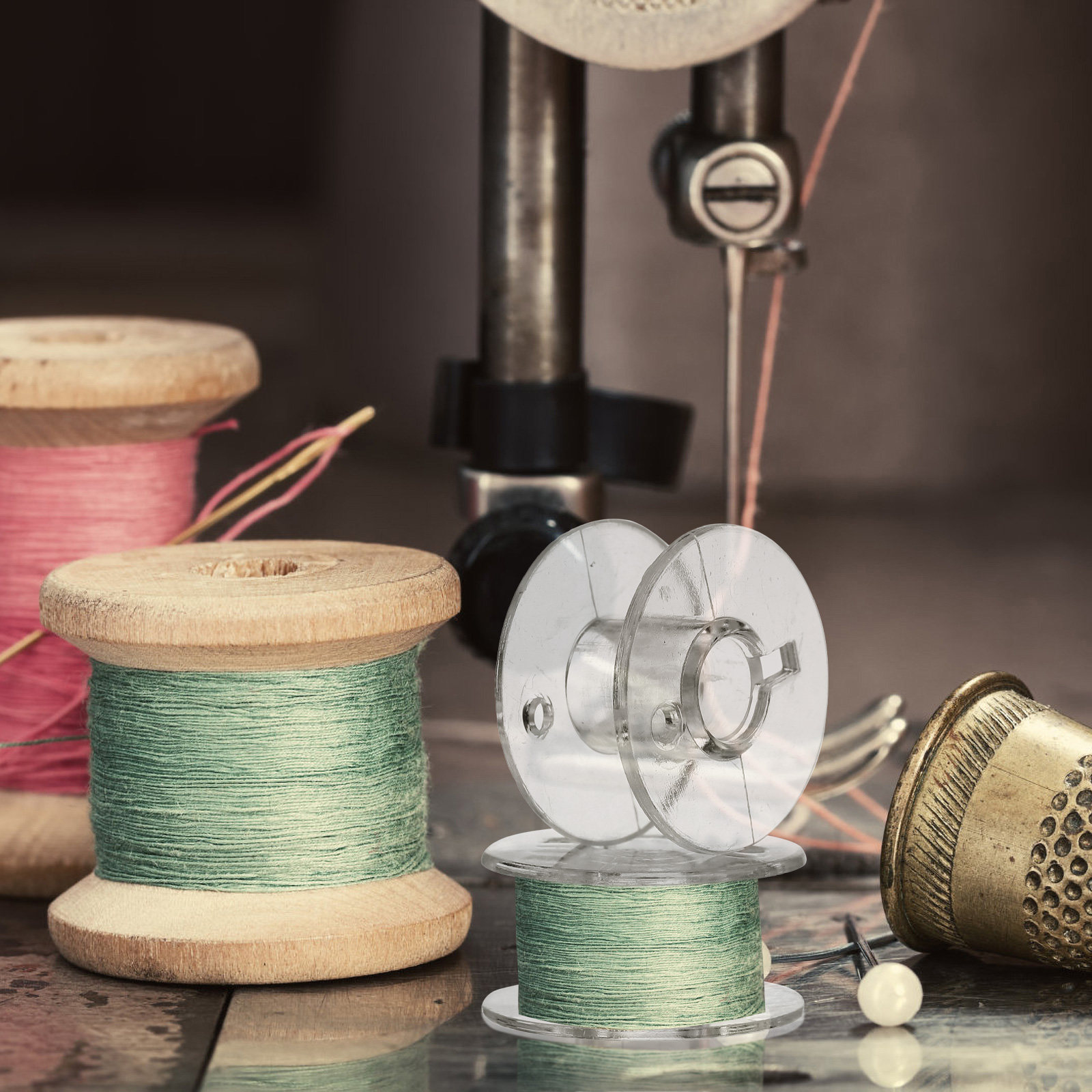 1 セット縫製ボビン収納ボックス透明プラスチック交換可能な糸 - Thread Bobbins Empty のレビューと価格