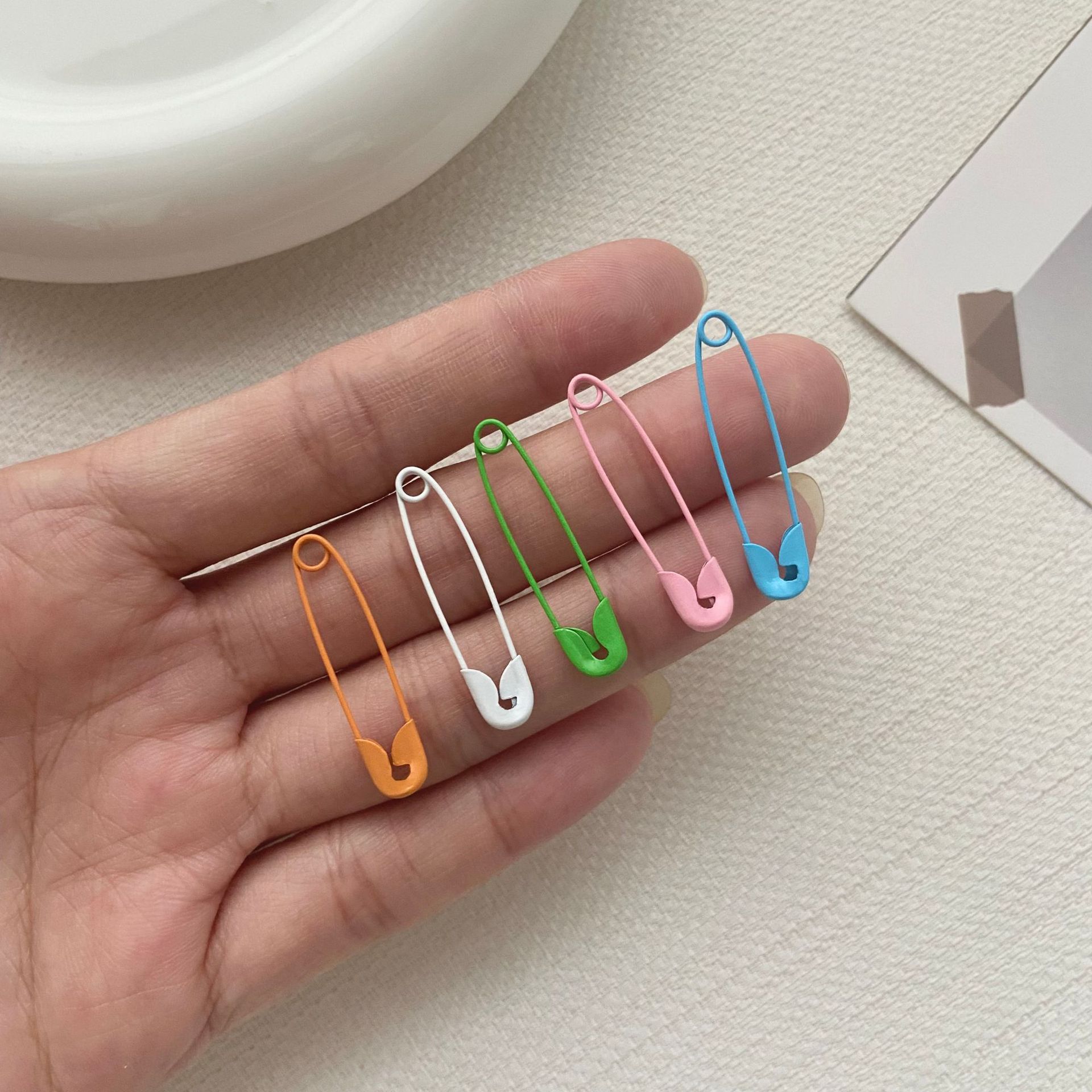 10/50/100 個カラフルな安全ピンカラフルな合金ペイン - Sewing Labels のレビューと価格